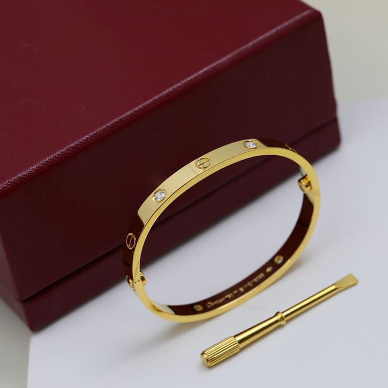 Cartier Elegant 4 Diamonds Love Bracelet