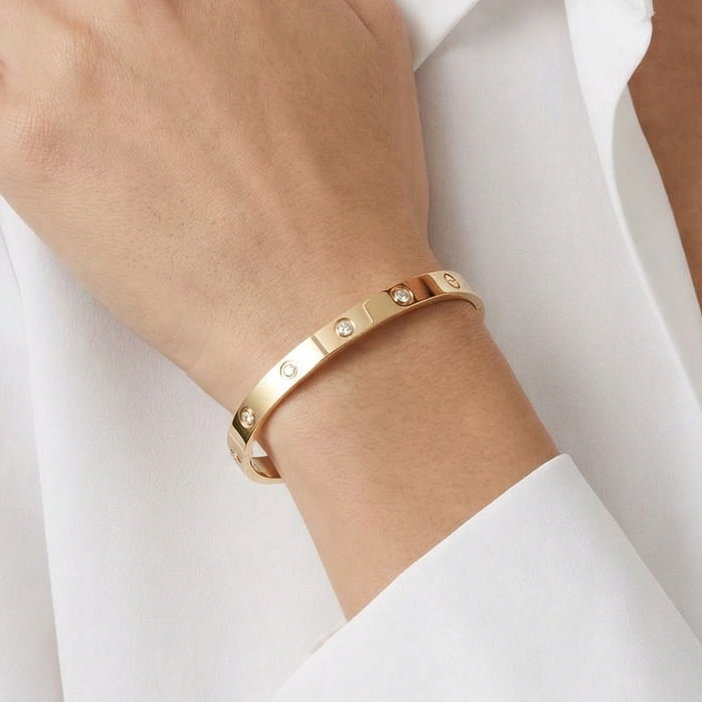 Cartier Classic 10 Diamonds Love Bracelet
