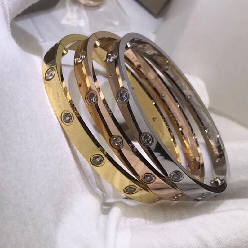 Cartier Classic 10 Diamonds Love Bracelet