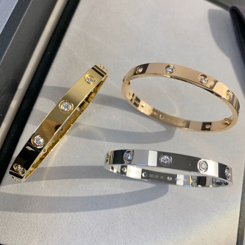 Cartier Classic 10 Diamonds Love Bracelet