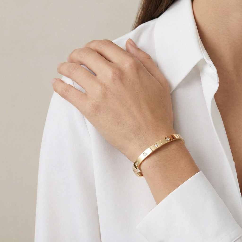 Cartier Classic 10 Diamonds Love Bracelet